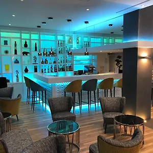 Western Carlton 4*, Анси Франция