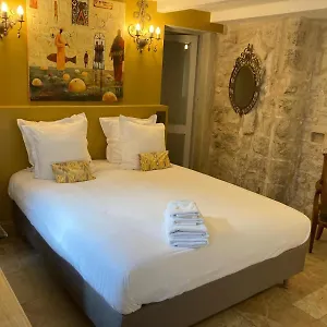 Bed and breakfast La Maison Des Augustins 4 Stars Et Fitness, Aviñón